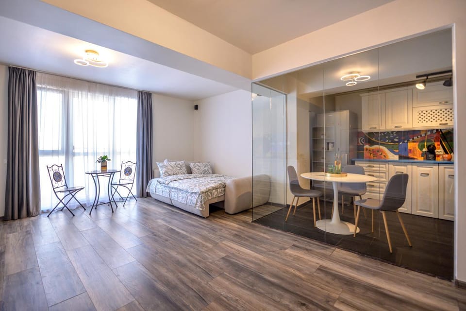 Bed, Dining area, Bedroom