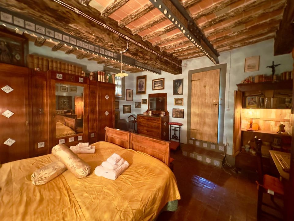 Bed, Photo of the whole room, Bedroom, wardrobe