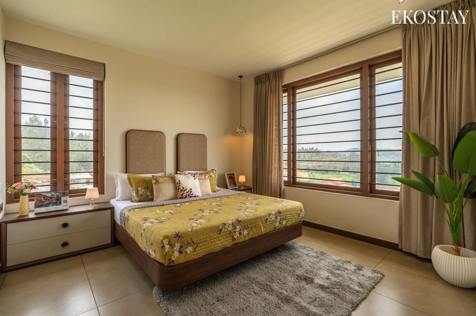 Bed, Living room, Photo of the whole room, Seating area, Bedroom