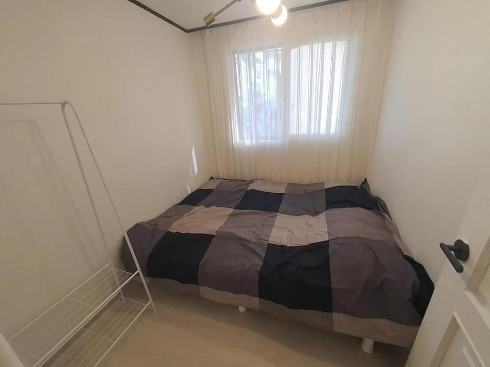 3, Near Hongik univ for family 2nd floor Apartment in Seoul