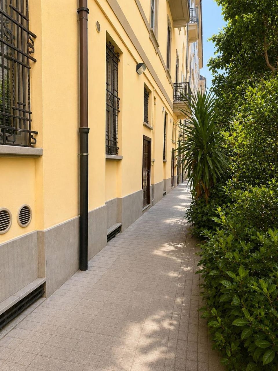 Facade/entrance