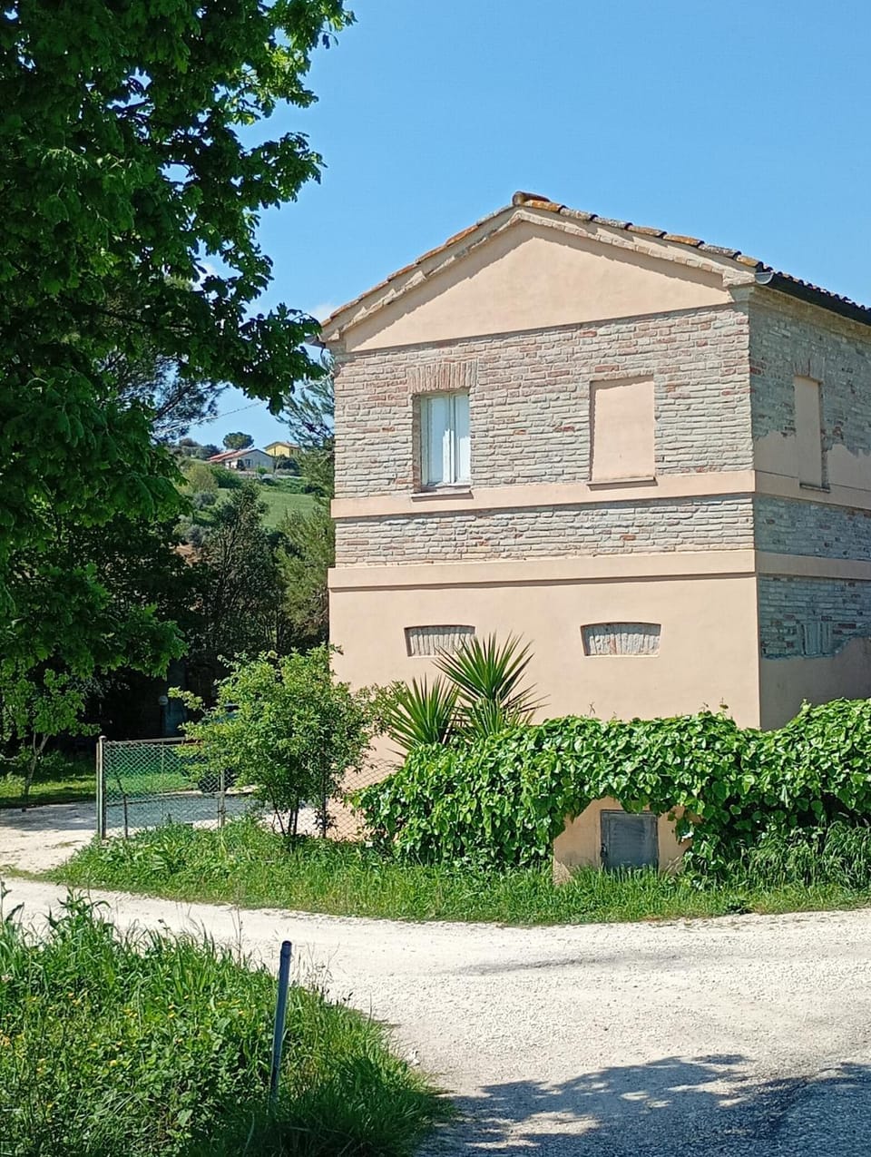 Property building, Spring, Day, Landmark view