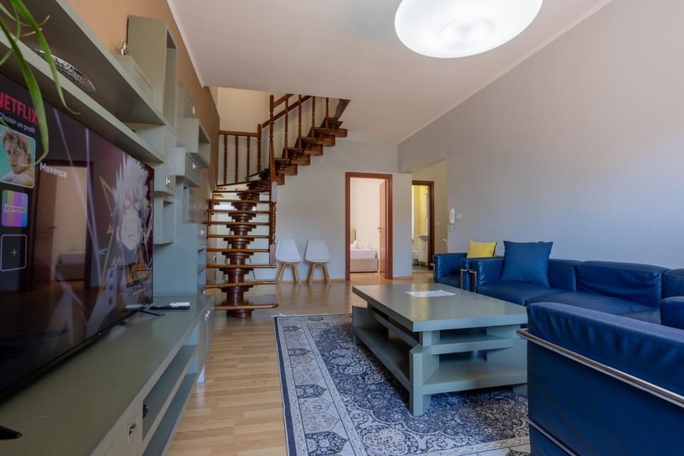 TV and multimedia, Living room, Seating area