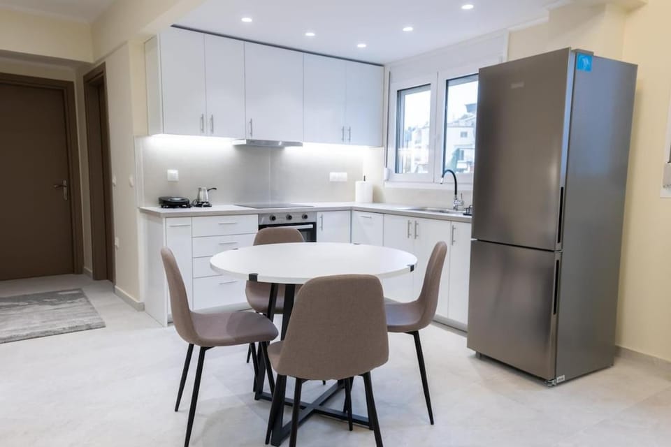 Kitchen or kitchenette, Dining area, dishwasher, oven, stove