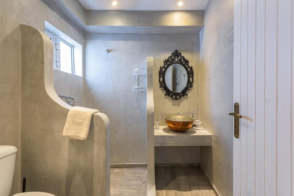 IVORY MAISONETTE Private Terrace near Old Town Apartment in Rhodes