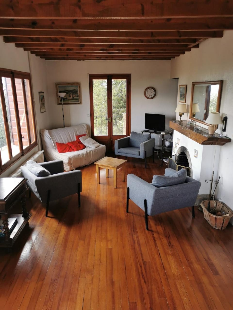 Communal lounge/ TV room