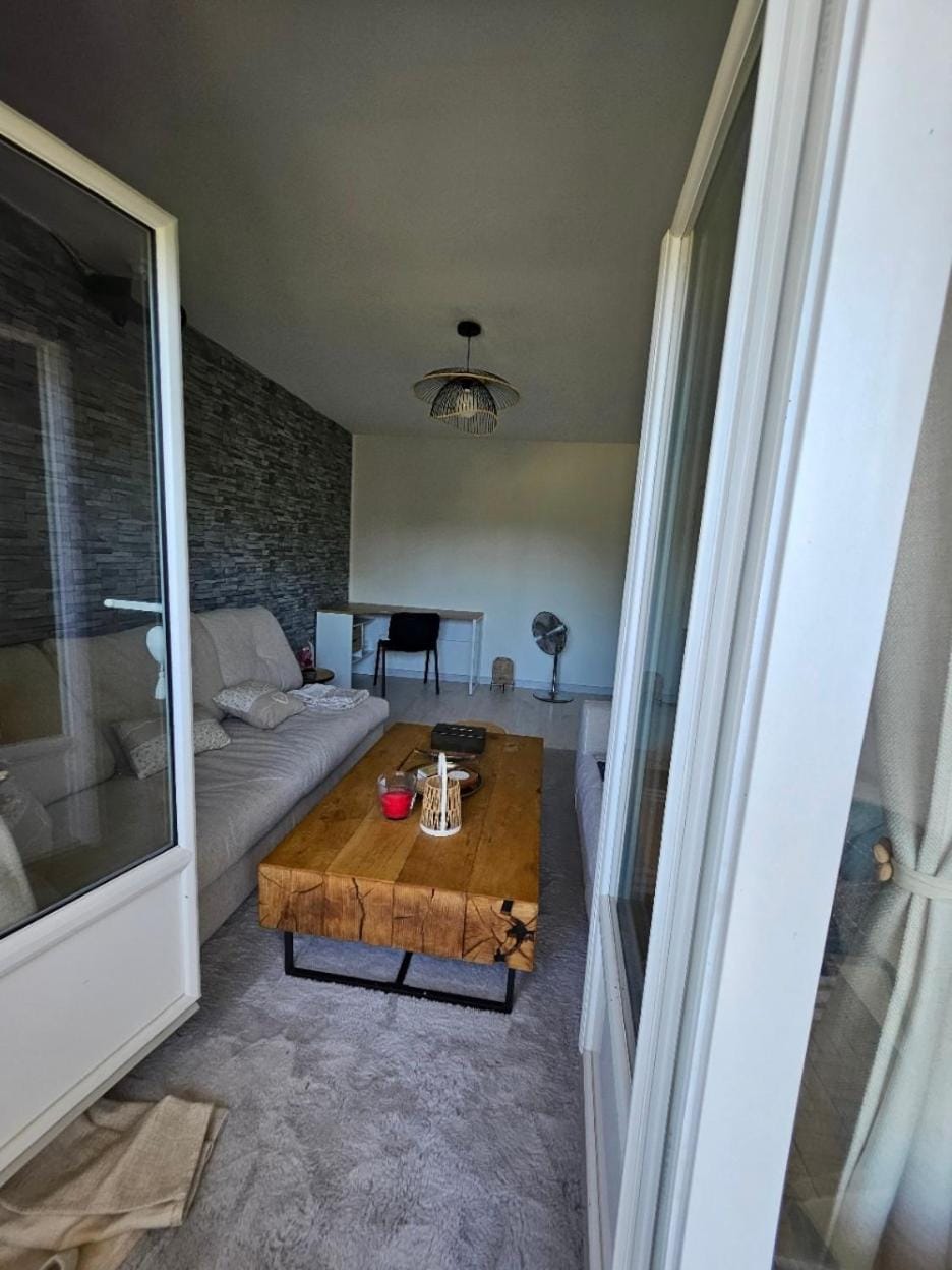 Comfort & serenity in downtown modern 3-bedroom apartment Apartment in Centre-Val de Loire