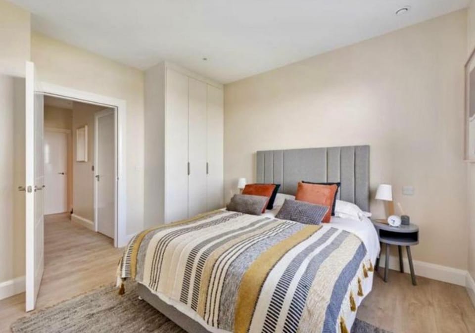 Modern Deluxe Apartment with a Seaview Apartment in Dublin