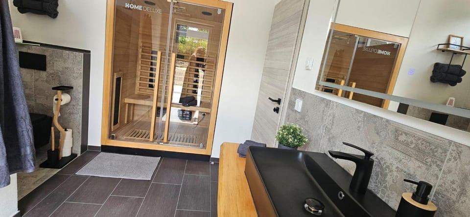 Shower, Bathroom, Kitchen or kitchenette