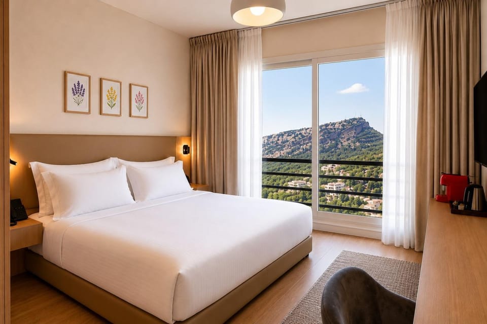 Bed, Photo of the whole room, Bedroom, Mountain view