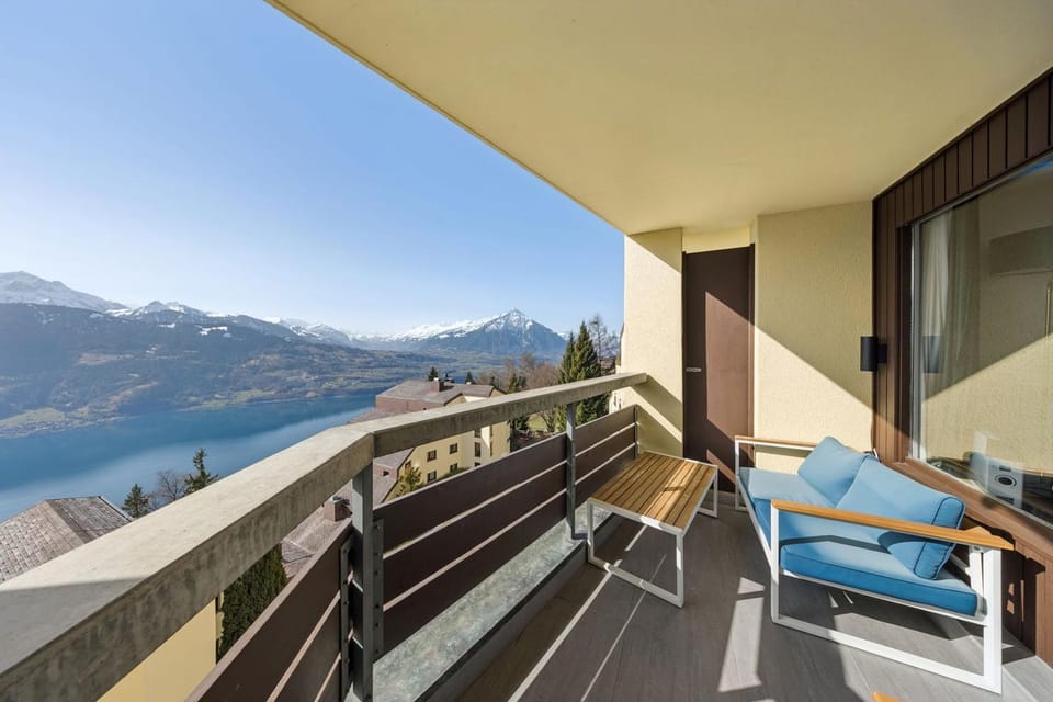 Day, Natural landscape, View (from property/room), Balcony/Terrace, Seating area, Dining area, Lake view, Mountain view, River view