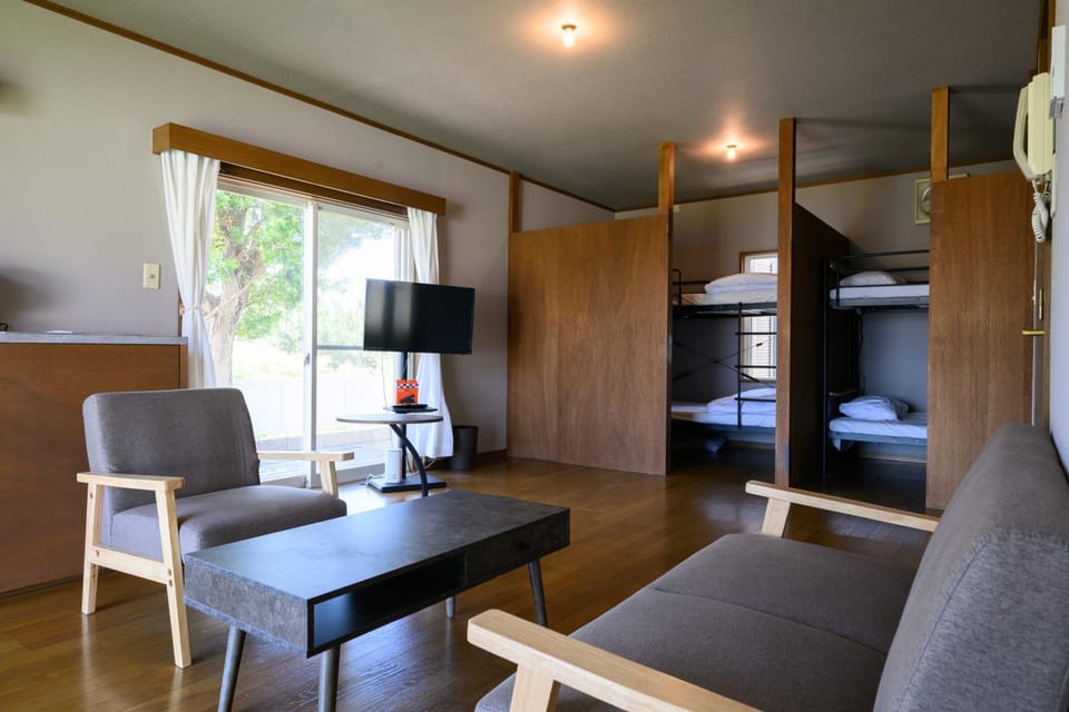 Bed, TV and multimedia, Kitchen or kitchenette, Living room, Bedroom
