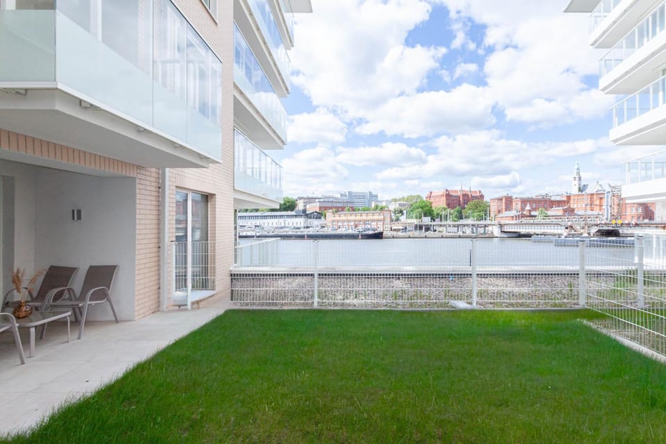 Spring, Day, Natural landscape, Summer, Garden, View (from property/room), Balcony/Terrace, City view, Lake view, River view