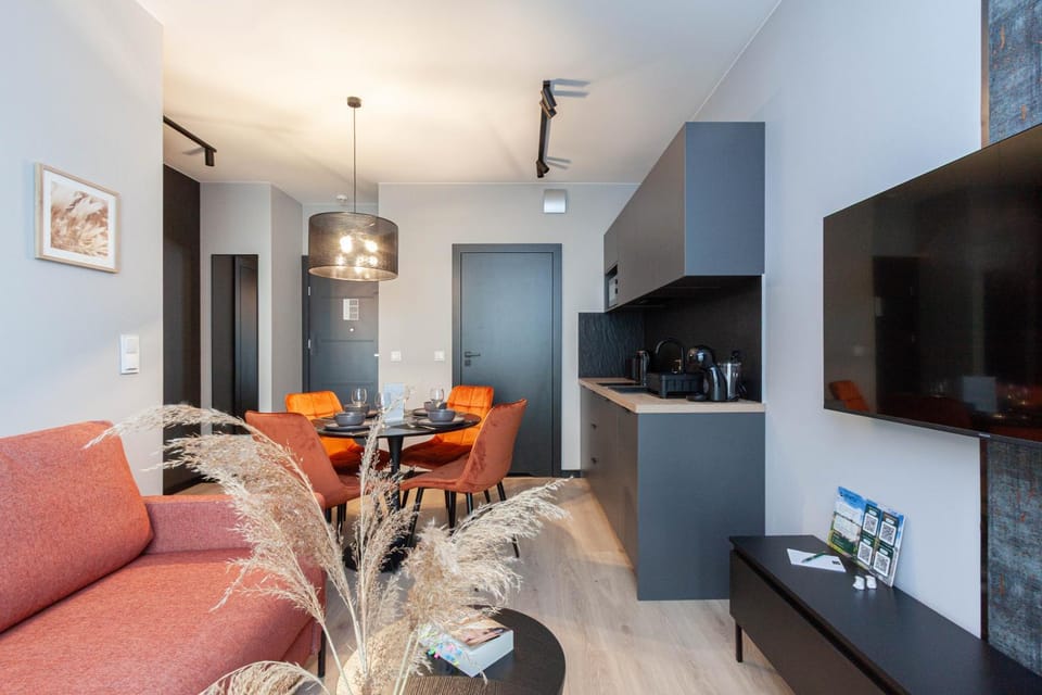 Communal lounge/ TV room, TV and multimedia, Coffee/tea facilities, Kitchen or kitchenette, Living room, Seating area, stove