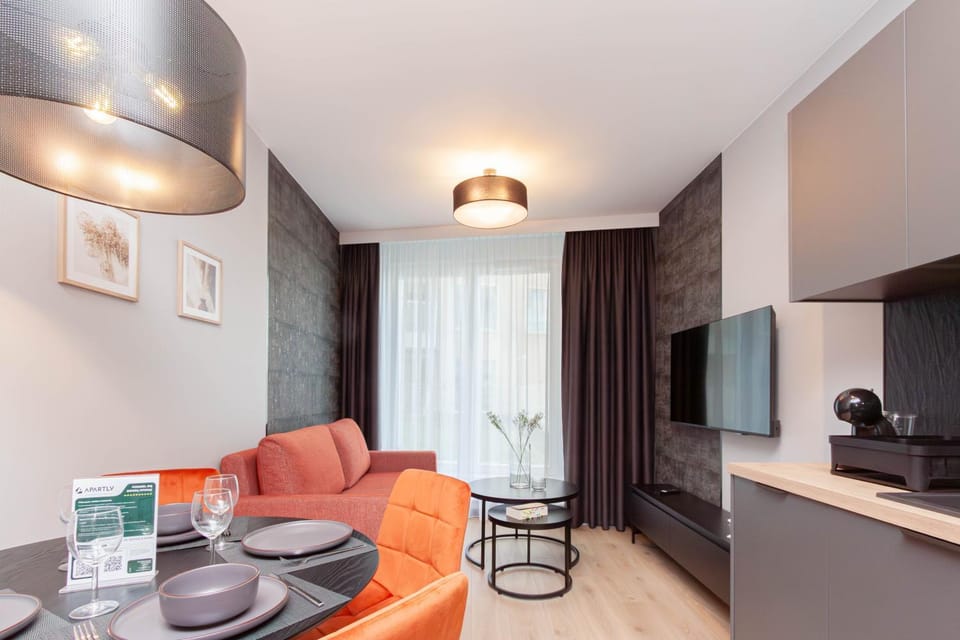 Communal lounge/ TV room, Garden, TV and multimedia, Kitchen or kitchenette, Living room, Seating area, Dining area