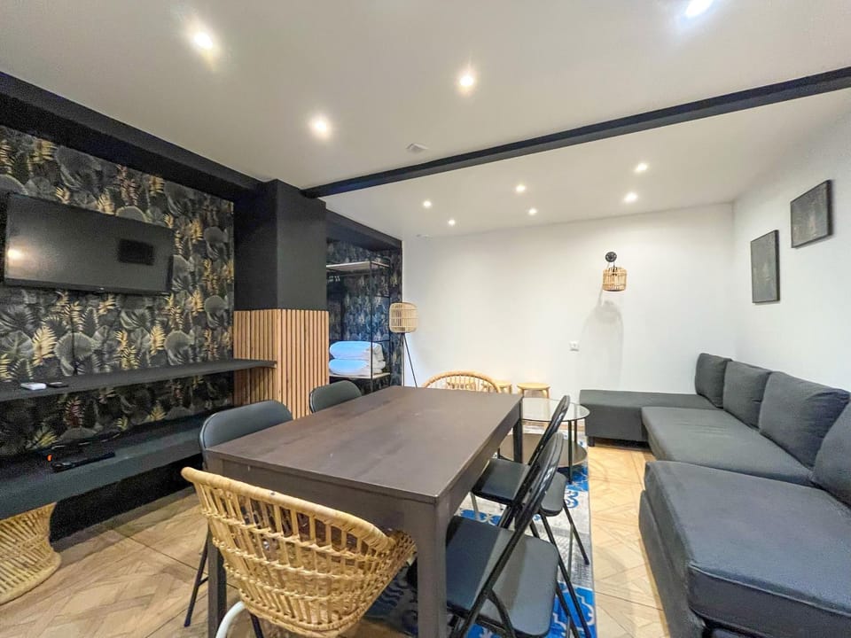 UrbanFlat 86 - Charmant Appartement 2 Chambres au Calme Apartment in Paris