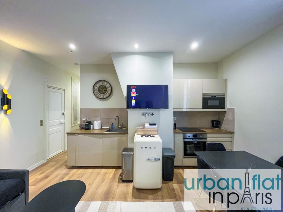 UrbanFlat 62 - Magnifique Appartement Design Mermoz Apartment in Paris