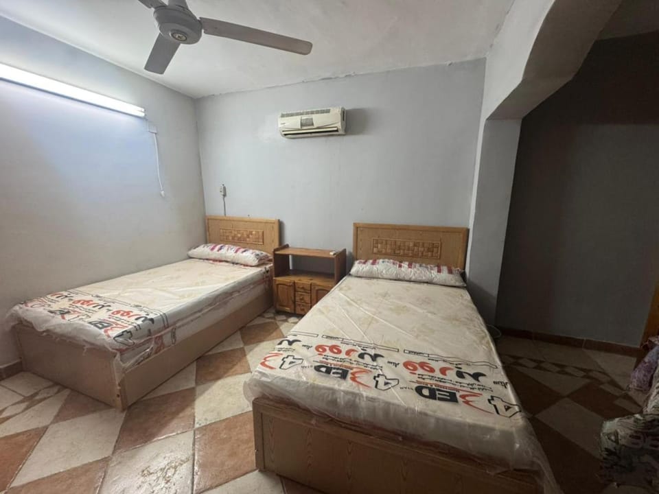 شاليه 4 غرف نوم تالت مكيف مارينا 2 الساحل الشمالي العلمين تالت صف على البحيرة الرملية Chalet in Egypt