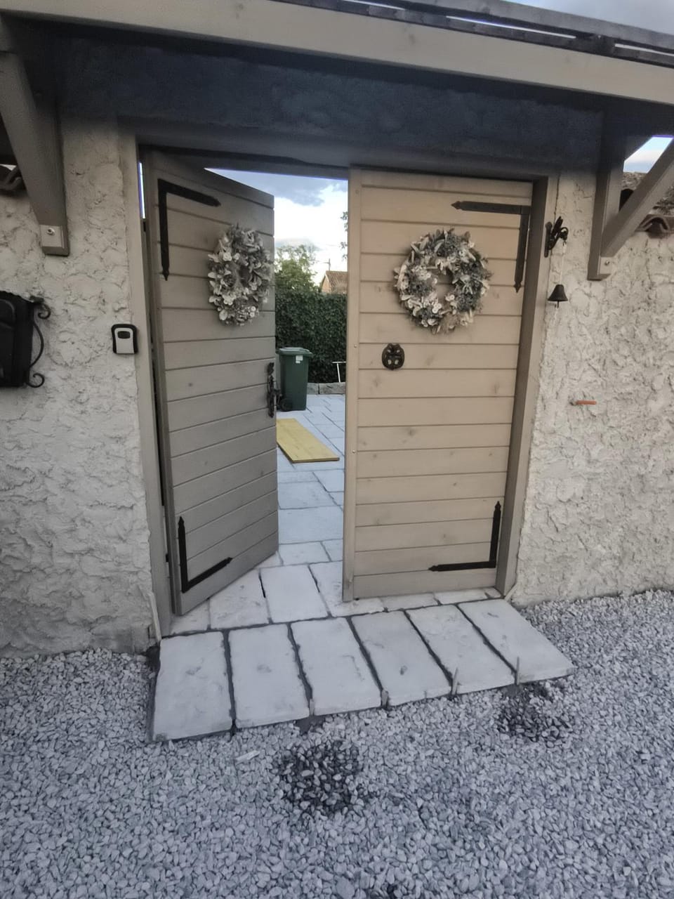 Facade/entrance