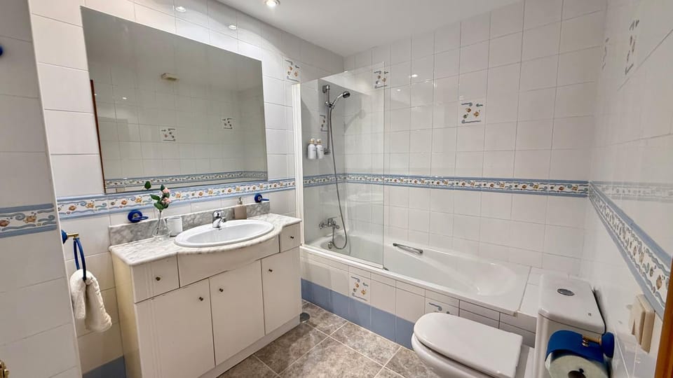 Toilet, Bathroom, Bath, towels