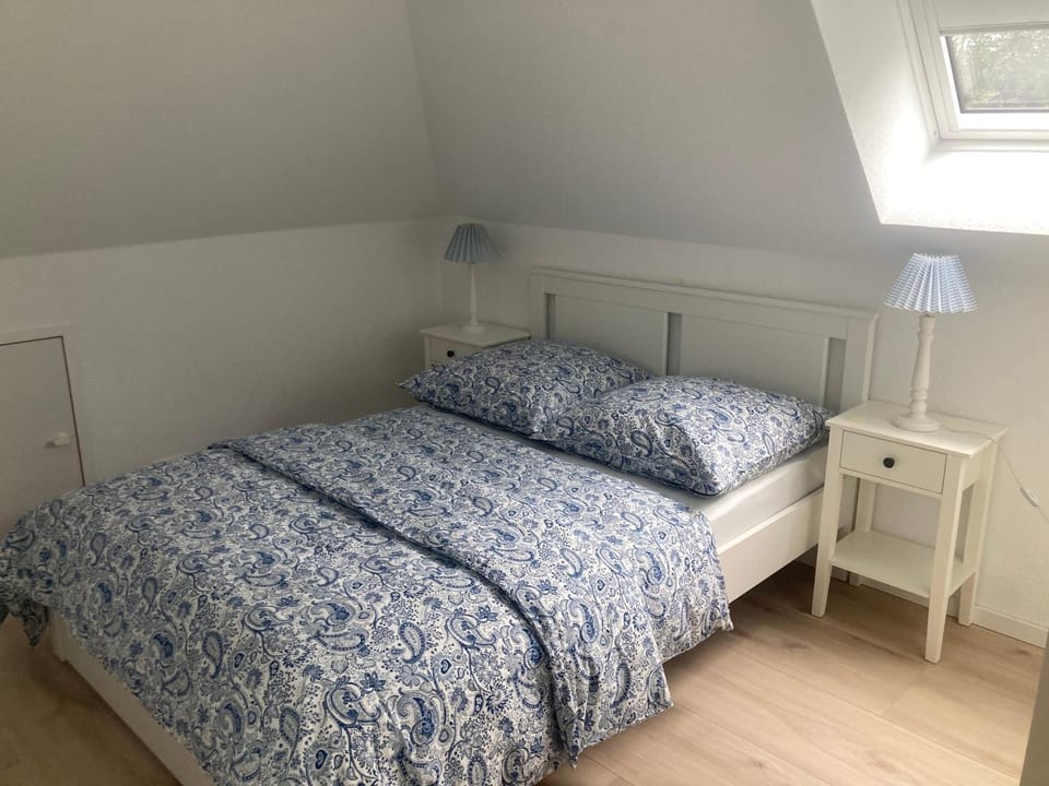 Property building, Living room, Bedroom
