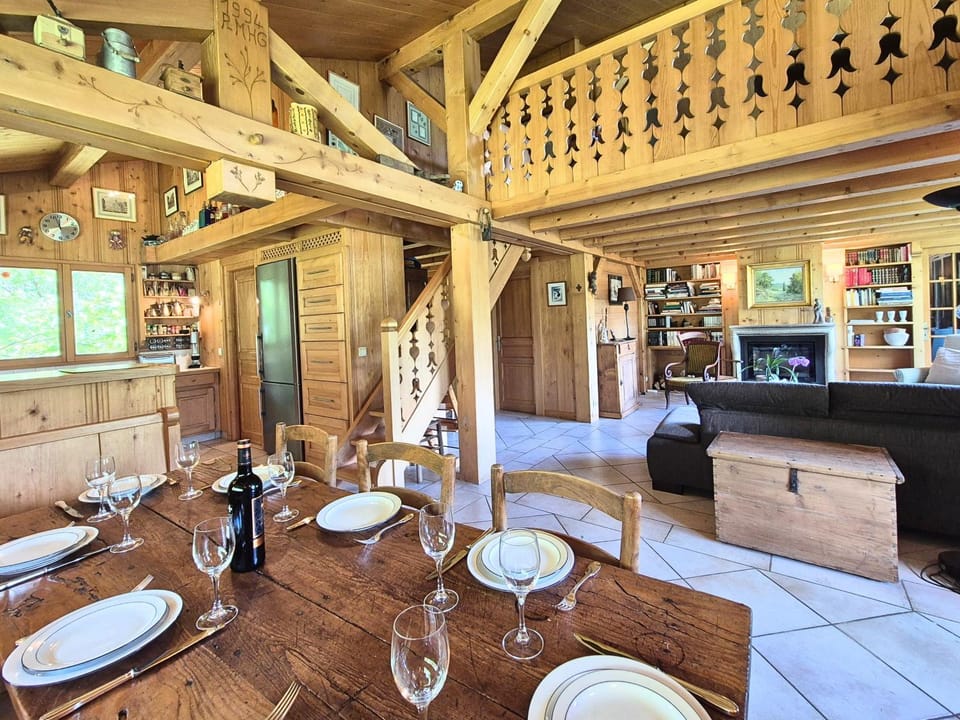 Living room, Dining area