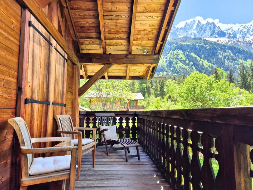 Balcony/Terrace, Mountain view