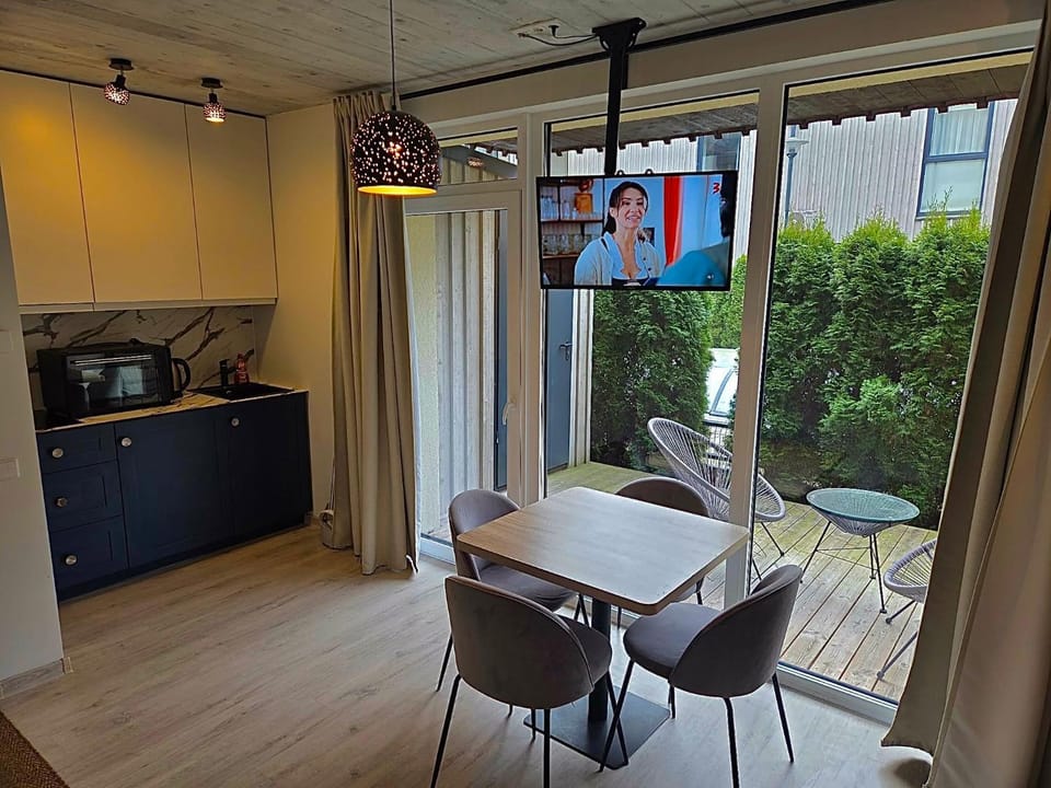 Communal lounge/ TV room, Kitchen or kitchenette, Living room, Dining area