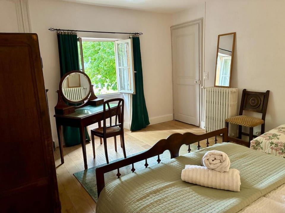 Bed, Bedroom