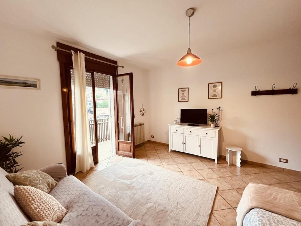 Communal lounge/ TV room, Bed, TV and multimedia, Living room, Photo of the whole room, Evening entertainment