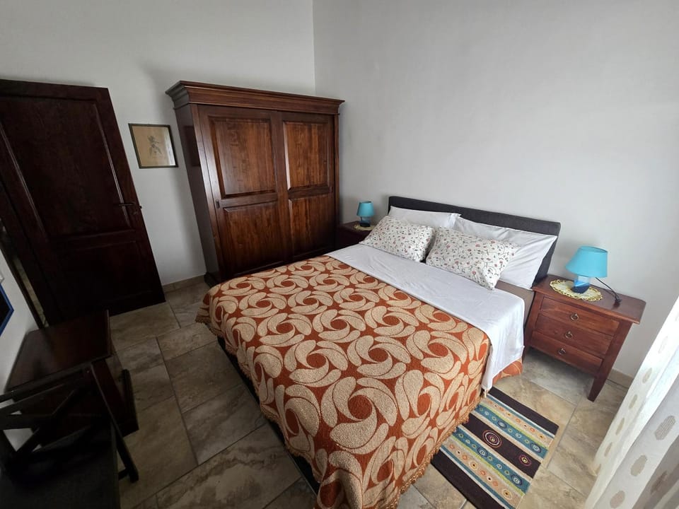 Bed, wardrobe