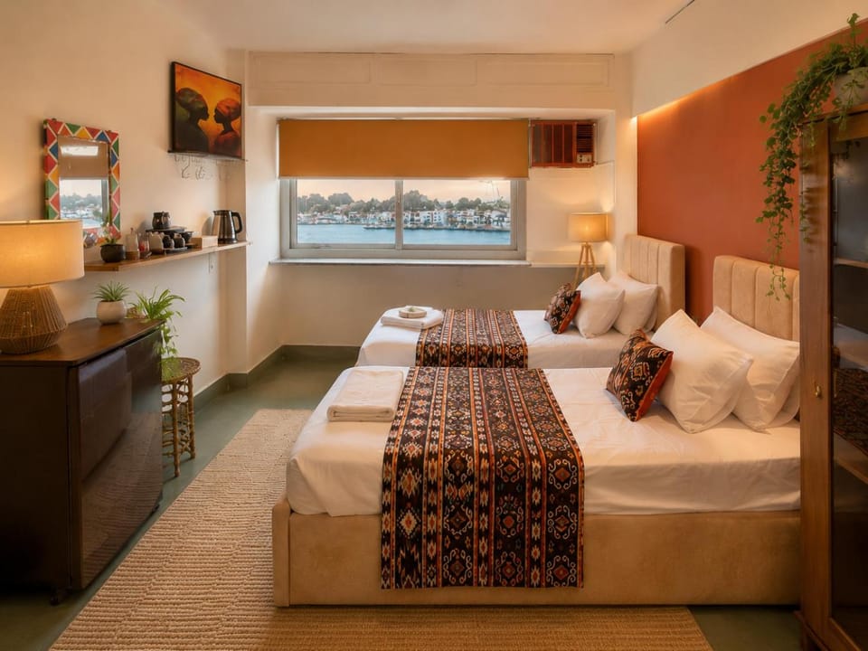 Sunset Room -Aswan Nile View Apartment in Red Sea Governorate