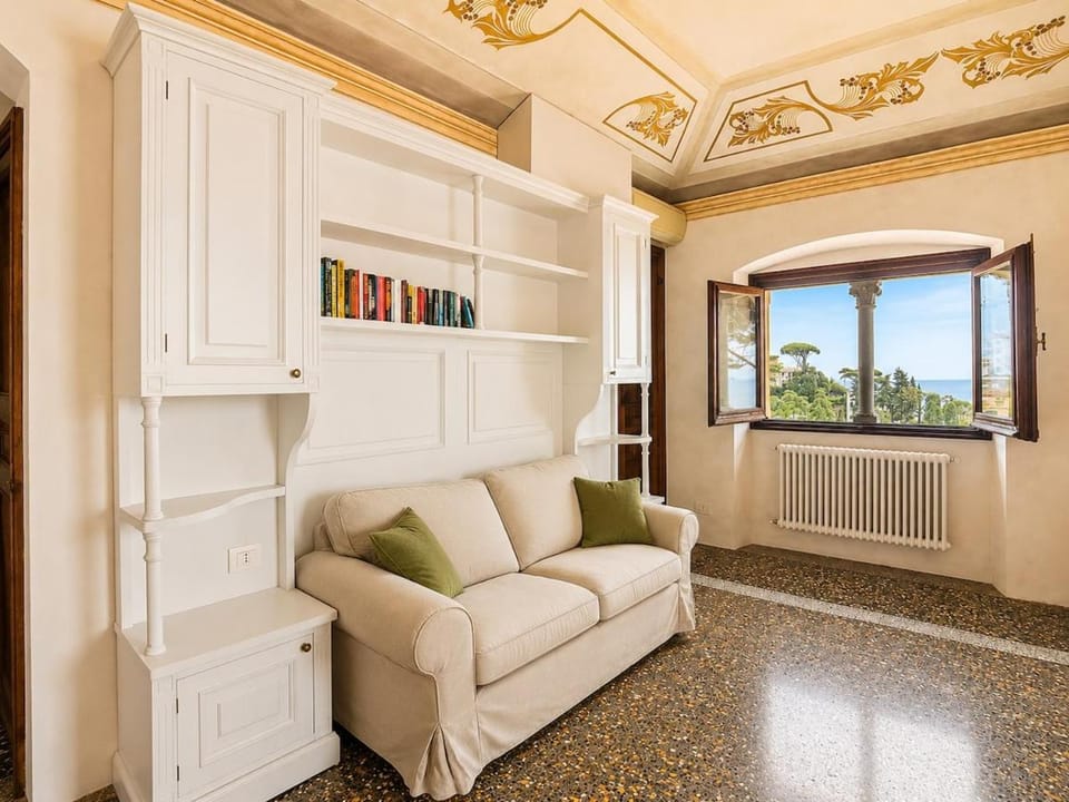 Xenia - 2 rooms apt at Villa Edoardo Apartment in Rapallo