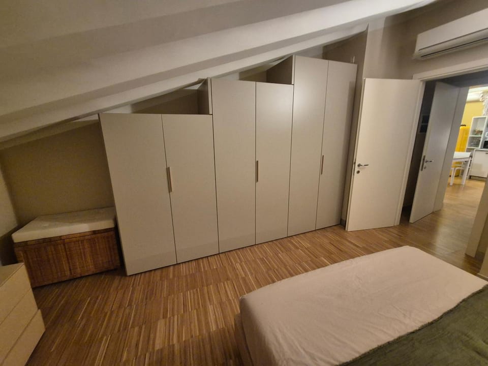 Bedroom, wardrobe