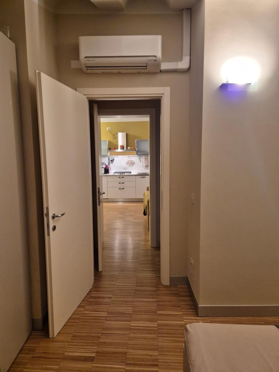 Bedroom, air conditioner