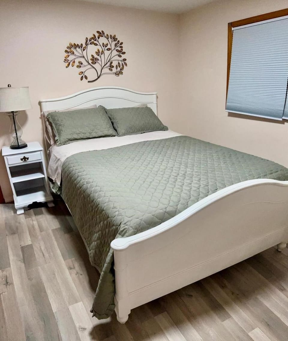 Cozy 2 bedroom apartment Apartment in Elmwood Park