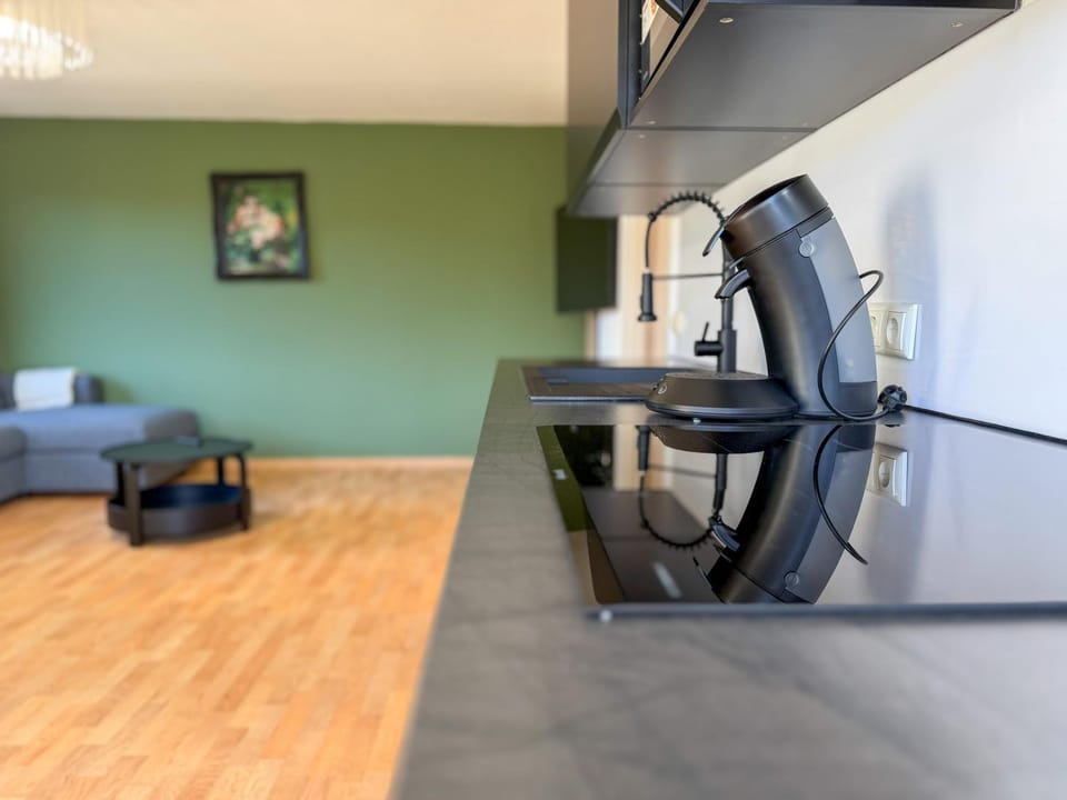 Coffee/tea facilities, kitchen