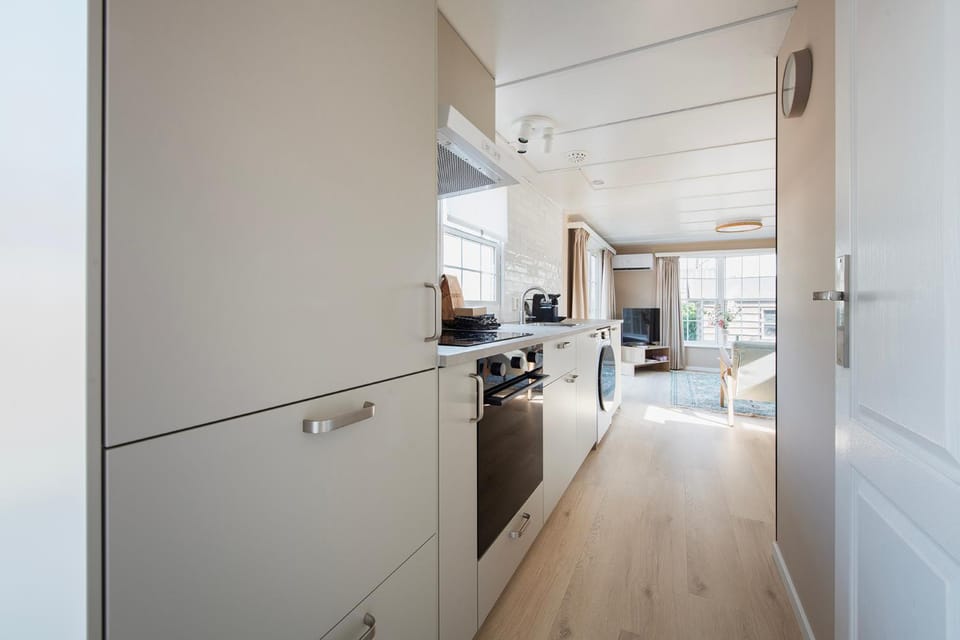 Kitchen or kitchenette, oven, stove