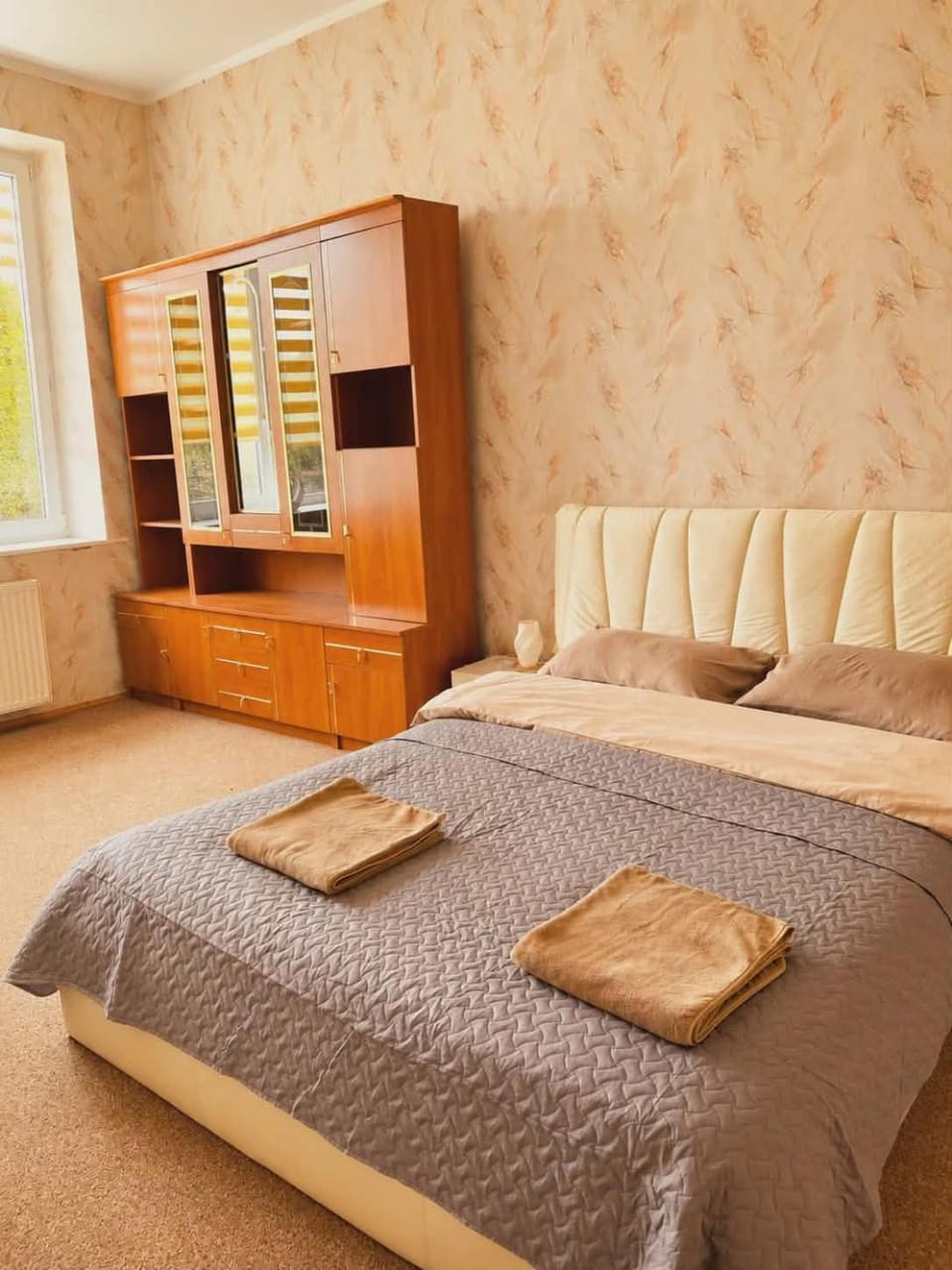 Bed, Photo of the whole room, Bedroom, towels