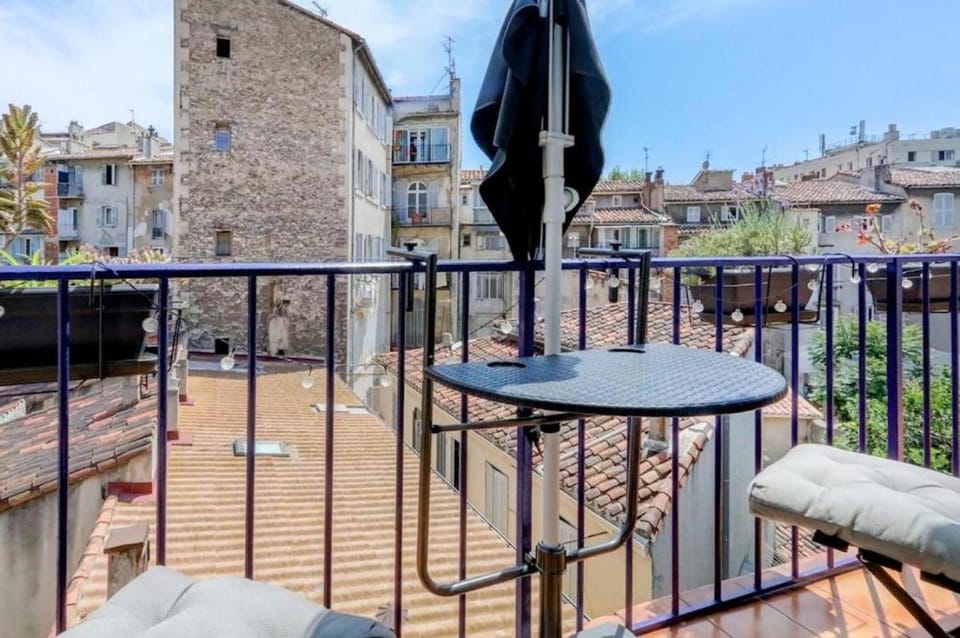 Balcony/Terrace, City view