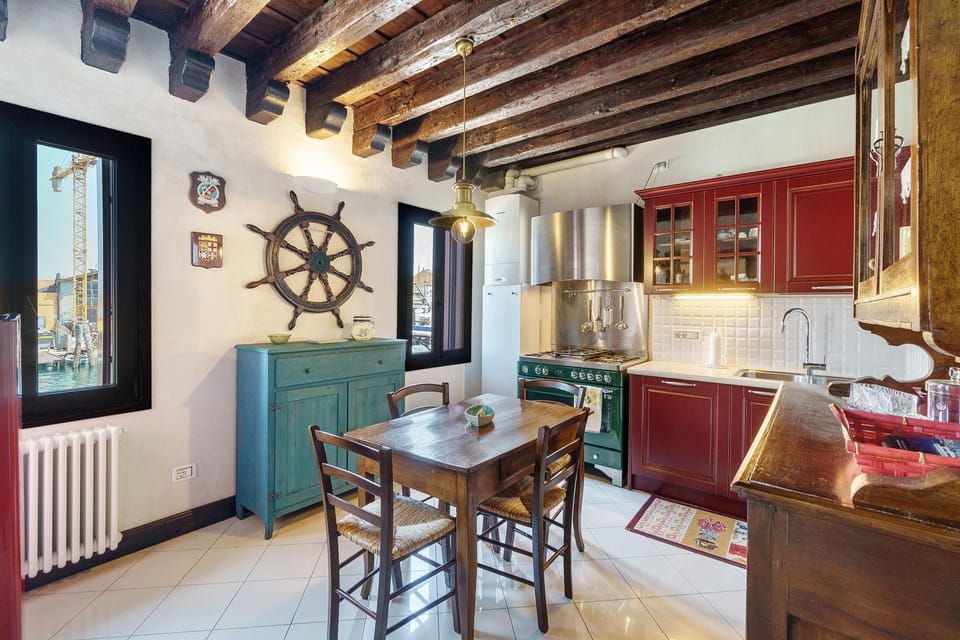 Property building, Kitchen or kitchenette, Living room