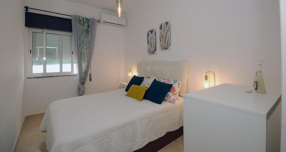 Viila Fernandes with Pool in Pera Villa in Faro District
