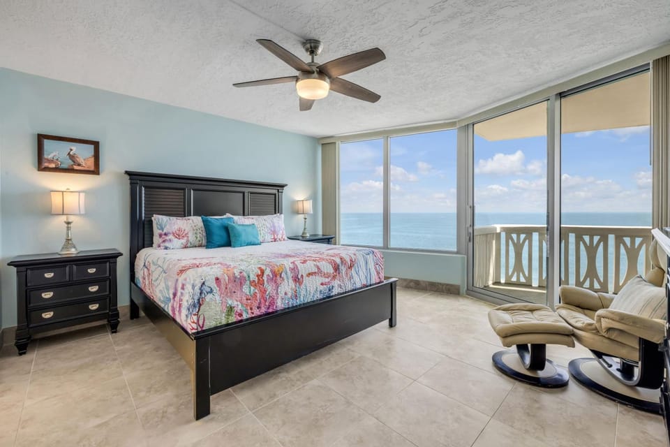 New Listing! Oceanfront 2-2 Huge Balcony, Beachfront Pool & Garage Parking Apartment in Ormond By The Sea