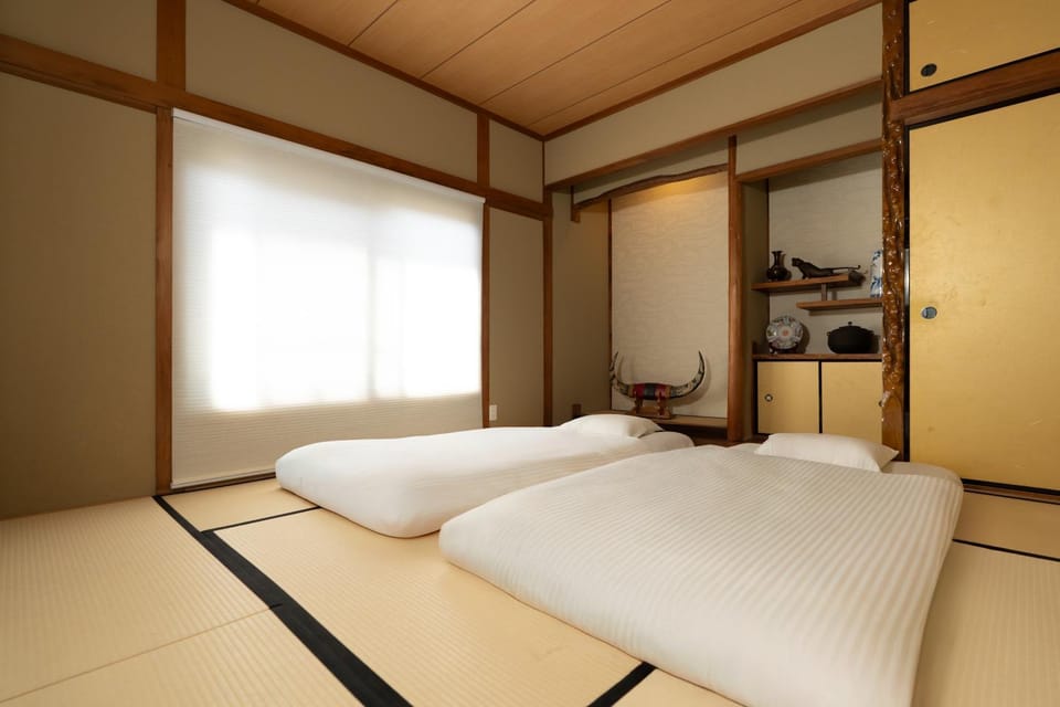 Tsuru INN 5 min Tsuruhashi, Direct Namba tyosei Villa in Osaka