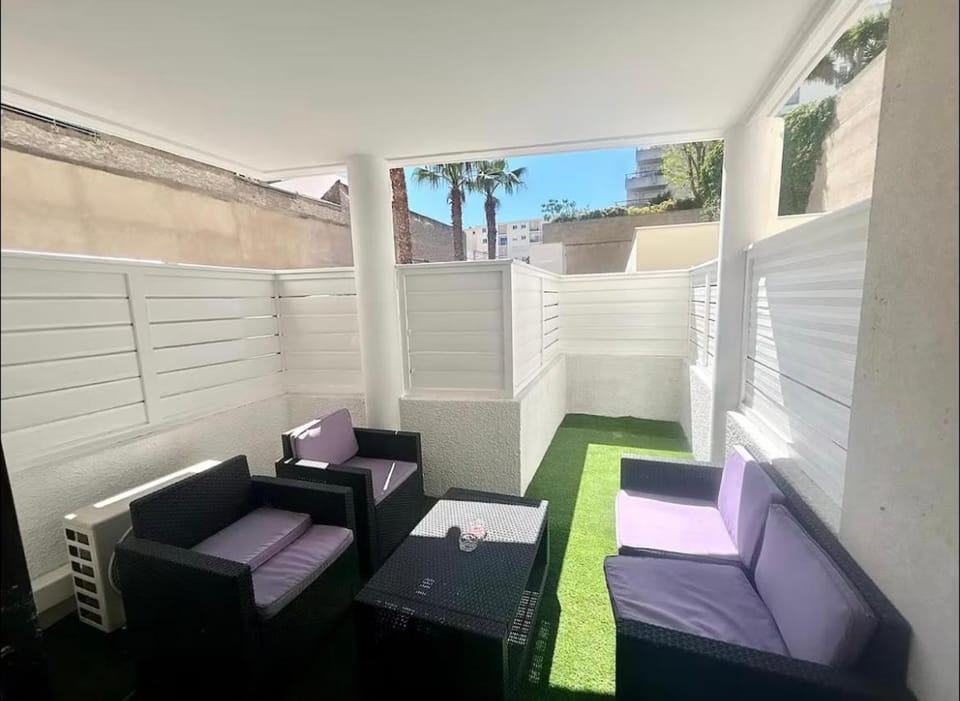 Studio wifi parking terrasse centre-ville Apartment in Béziers