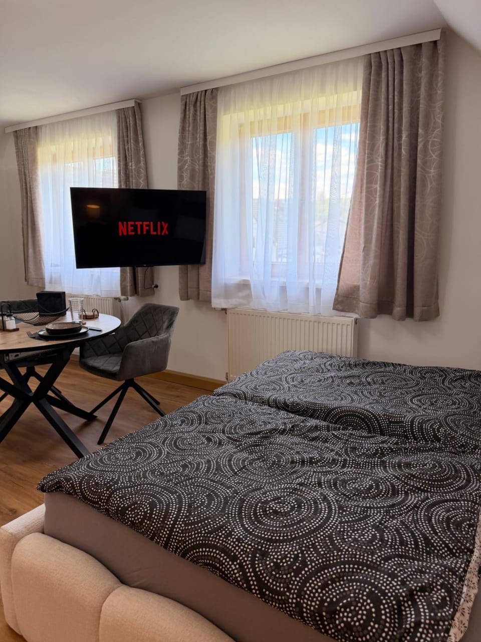 Dining area, Bedroom