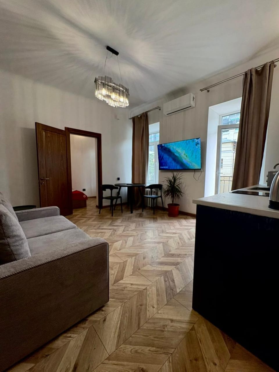 Центр Blue Безопасно рядом с мост сити Apartment in Dnipro