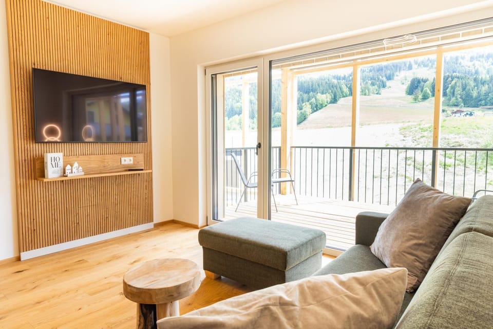 TV and multimedia, Balcony/Terrace, Living room