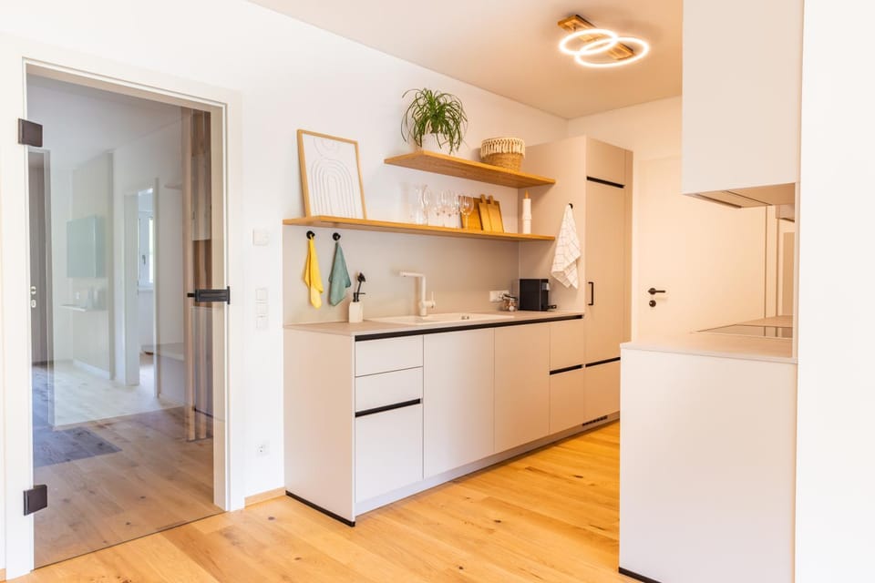 Coffee/tea facilities, dishwasher, kitchen