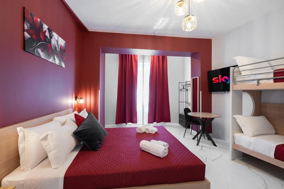 Bed, Photo of the whole room, Bedroom